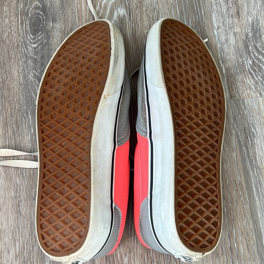 Vans - Picture 3 of 4